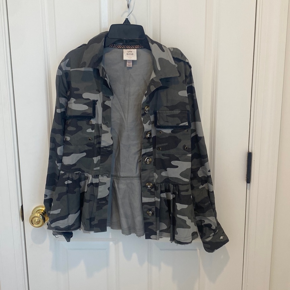 knox rose camo pelpum jacket